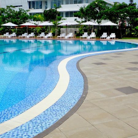 Nunia Inn Bandara Jakarta Tangerang Esterno foto