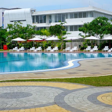 Nunia Inn Bandara Jakarta Tangerang Esterno foto