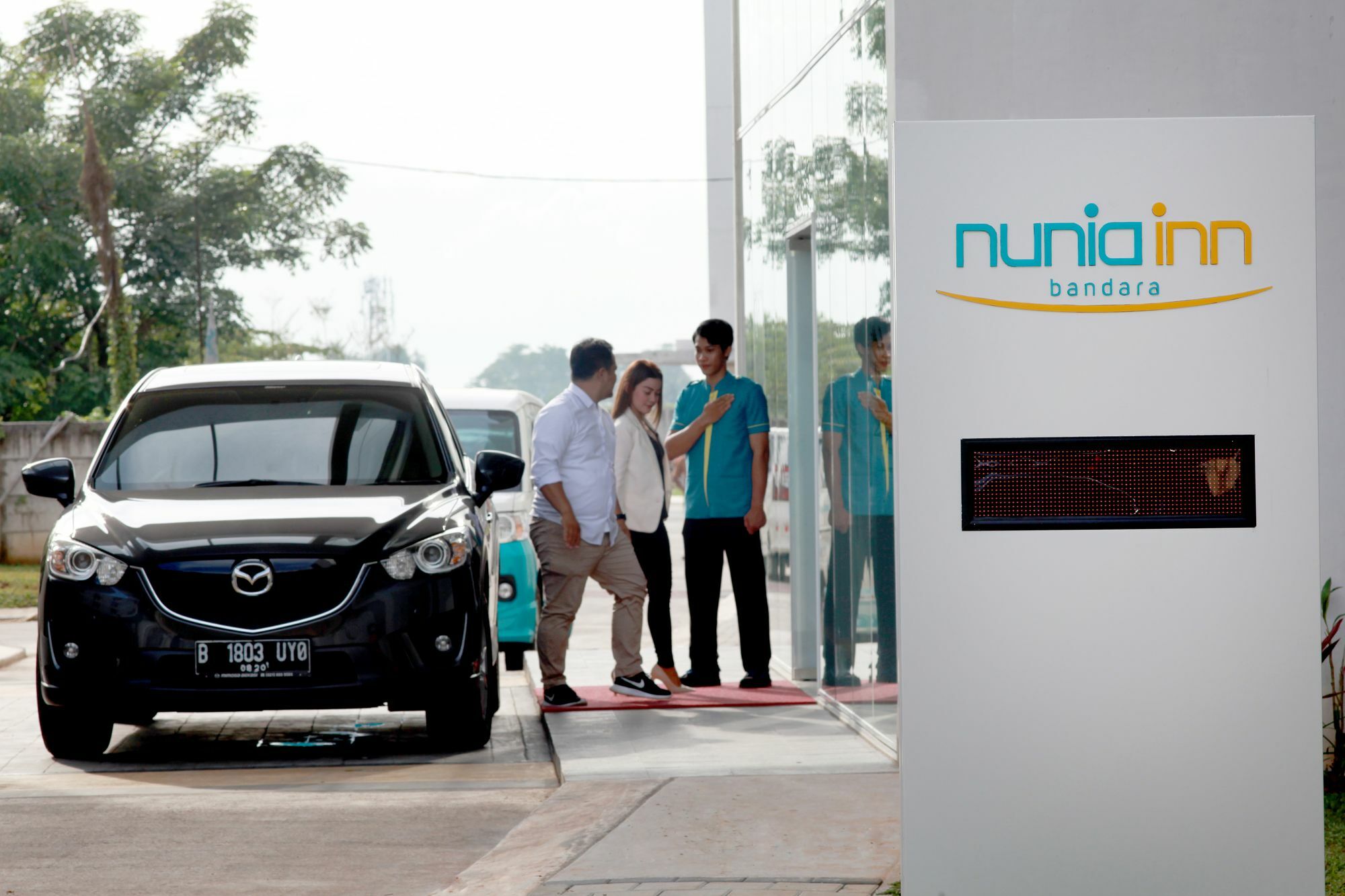 Nunia Inn Bandara Jakarta Tangerang Esterno foto